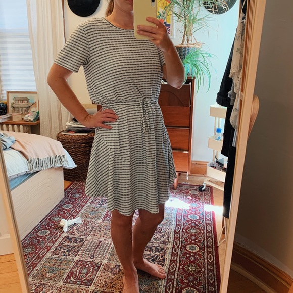 **SOLD** MINKPINK T shirt Dress - Picture 4 of 5